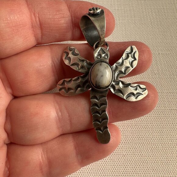 Chimney Butte White Buffalo Dragonfly Pendant Hallmarked - Picture 10 of 10